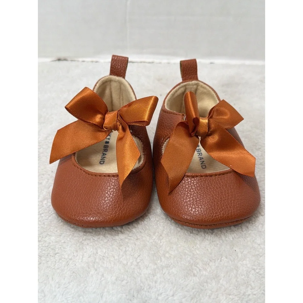 Lucky Brand Crib Shoes Girls Size 2 Cognac Brown Satin Bow Mary Jane Soft Sole